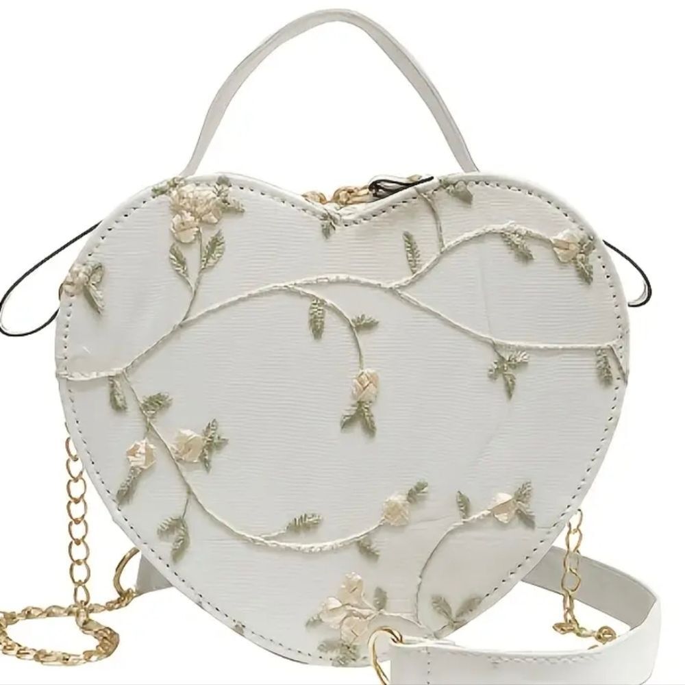 Elegant White Floral Heart-Shaped Bag
